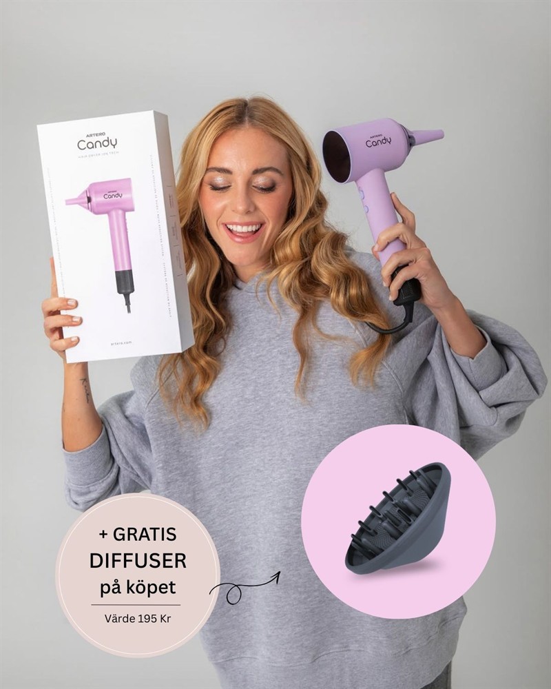 bild på modell som håller i candy fön lila