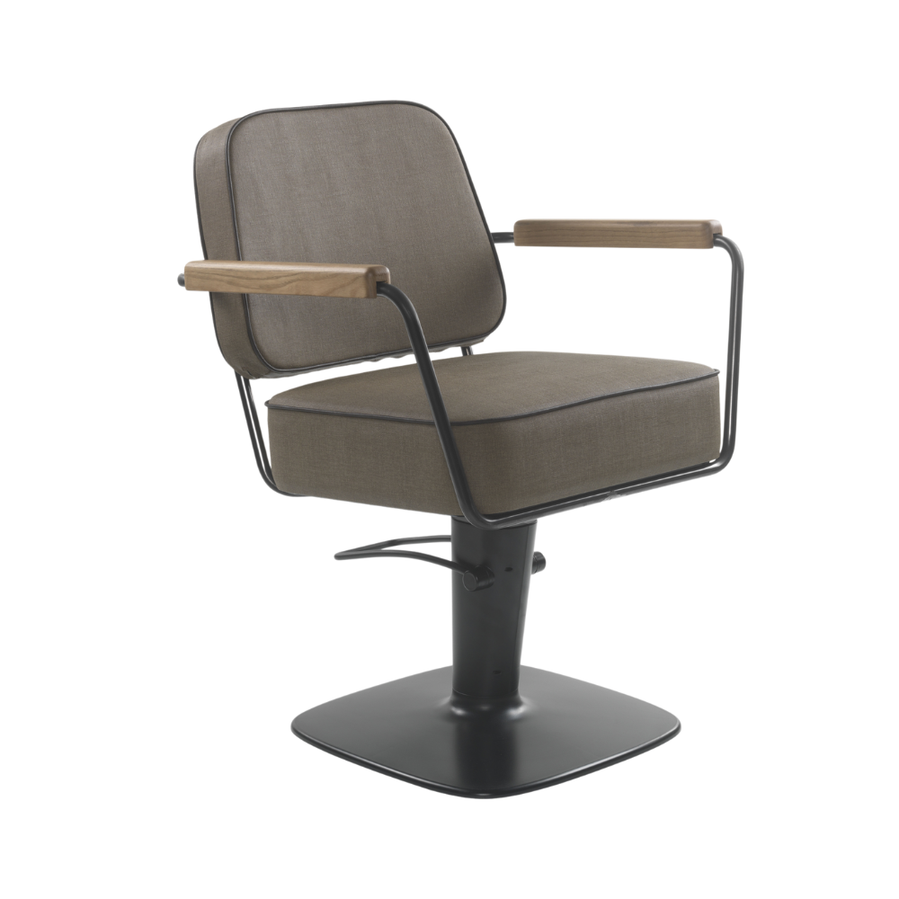 "Elegant Liberty klippstol i vintage-design med robust metallbas"